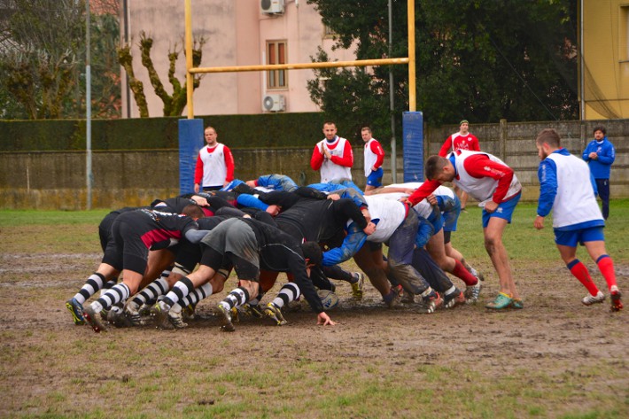 Rugby: buon allenamento del Cus con Il Rovigo