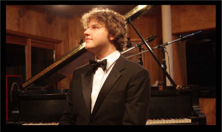 Il pianista Lukas Vondracek in concerto al Politeama di Poggibonsi
