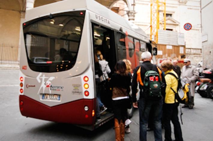 Bus: più corse tra Due Ponti e Logge del Papa