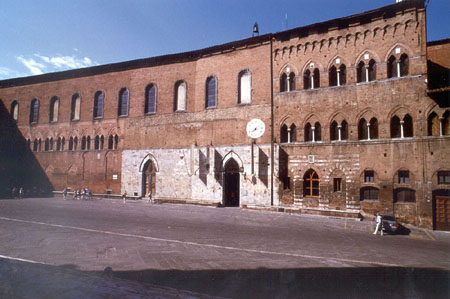 Studenti giapponesi impegnati al Santa Maria della Scala