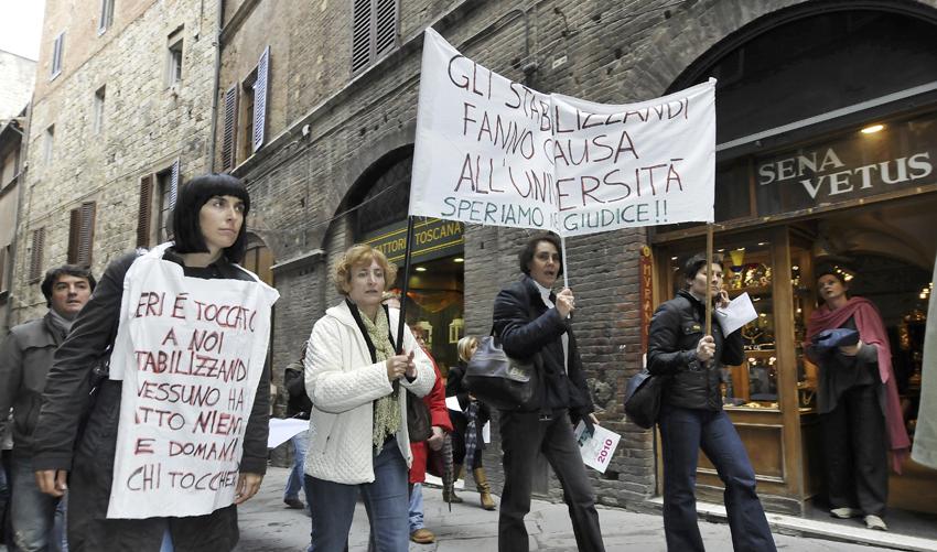 Lega: "Le istituzioni locali debbono risanare il buco dell’ateneo"