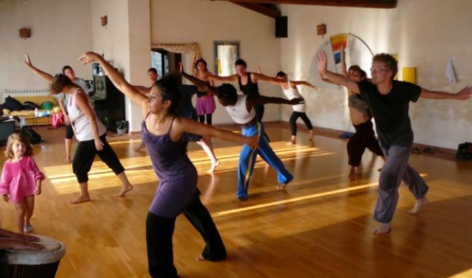 Stage di danza afro e percussioni alla Corte dei Miracoli