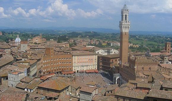 Ai Rinnovati istituzioni e imprenditori parlano della ripresa di Siena