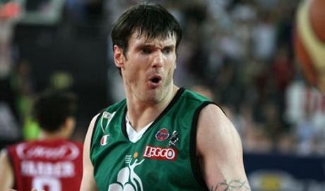 Ksistof Lavrinovic in chat martedì