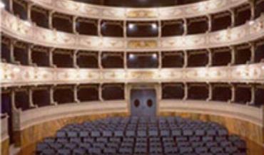 Teatro solidale: ai Rozzi in scena “Moglie e buoi dei paesi tuoi”