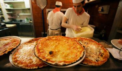 Addetti cucina e pizzaiolo, profili a richiesta.  Due corsi per formarli a Siena