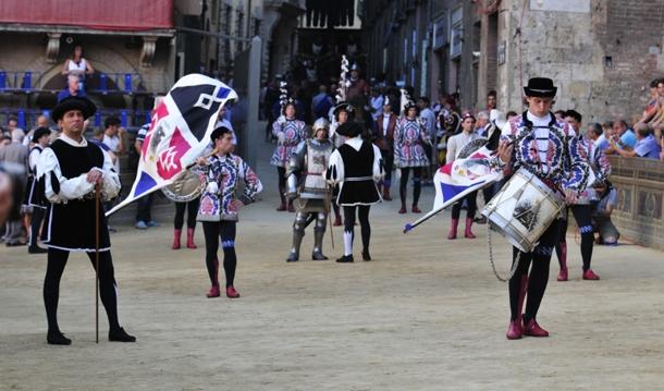 In piazza del Campo la consegna del Masgalano all’Istrice