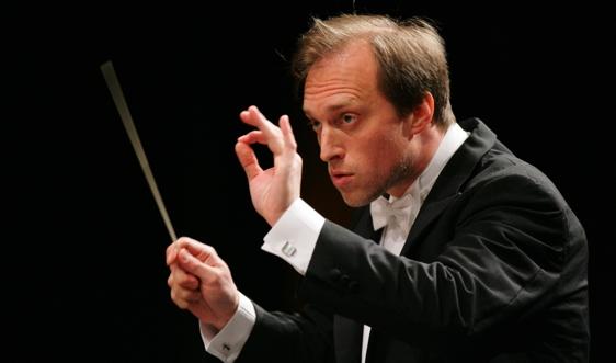 Böer dirige alla Scala in memoria delle vittime di Linate