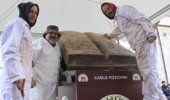 Carlo Pizzichini: "Diario", una scultura di cioccolato a Perugia.