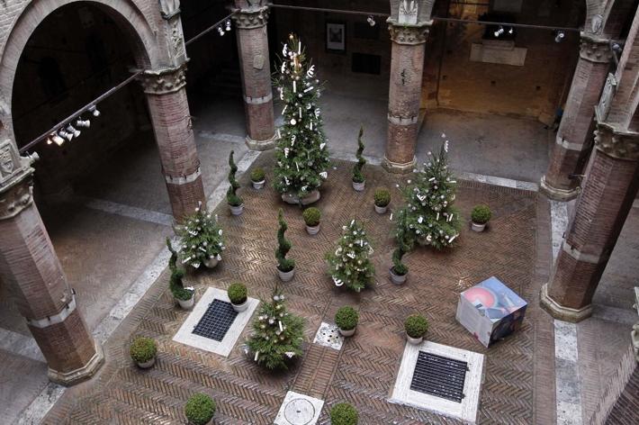 Nel Cortile del Palazzo Pubblico un