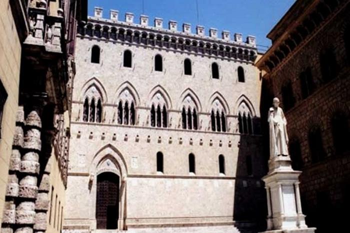 Siena nella morsa della finanza mondiale