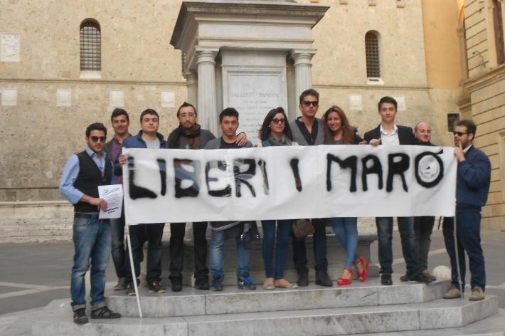 "Liberate i marò", grida Azione Universitaria Siena