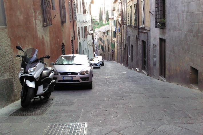 L’auto sotto casa è meglio…