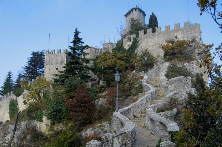 Riciclaggio a San Marino: ci sono vip, manager Mps, industriali
