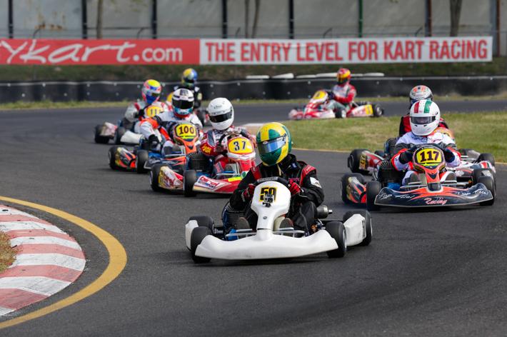 Kart spettacolo sulla pista di Castelnuovo