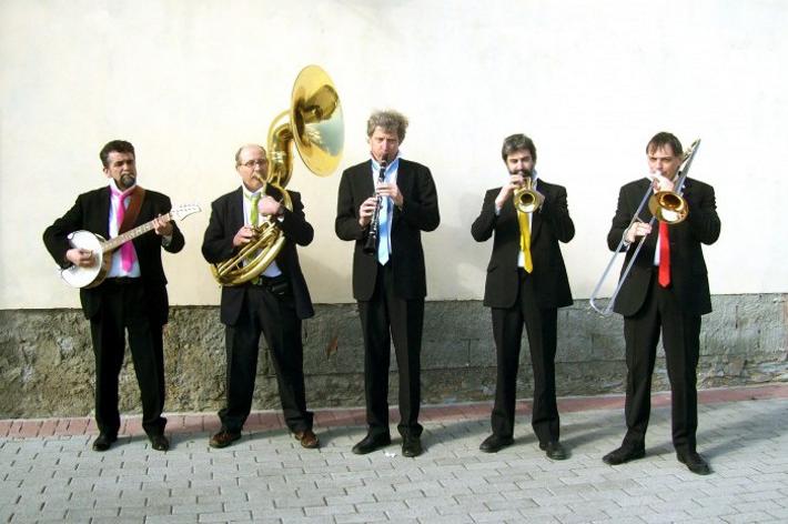 L’Abbey Road Dixy Band anima il centro di Siena