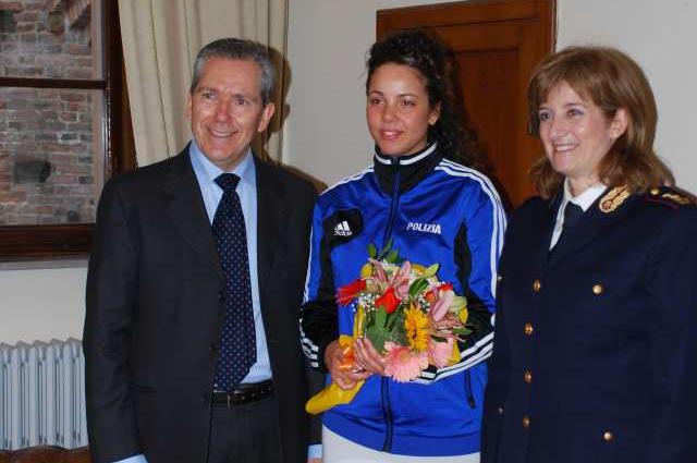 Il questore si congratula con Alice Volpi