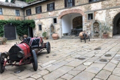vertine e badia a coltibuono auto club e moto d'epoca siena e triciclo a motore primetti stucchi (16)