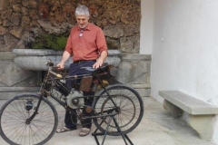 vertine e badia a coltibuono auto club e moto d'epoca siena e triciclo a motore primetti stucchi (5)